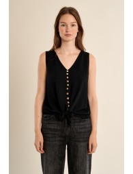 Fluid, knotted tank top