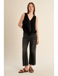 Fluid, knotted tank top