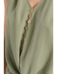 Top de mujer de manga sisa, con botones y lazada.