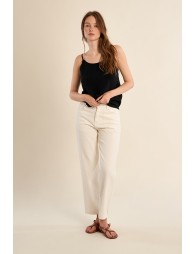 Top de mujer lencero, de tirantes.