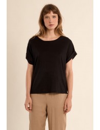 Casual T-shirt, open at the back