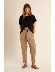 Casual T-shirt, open at the back