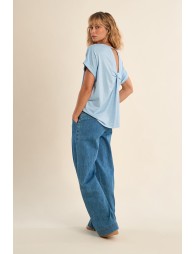 Casual T-shirt, open at the back