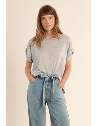 Casual T-shirt, open at the back