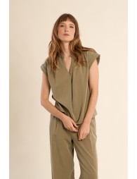 Top de mujer de manga corta, detalle pliegues.