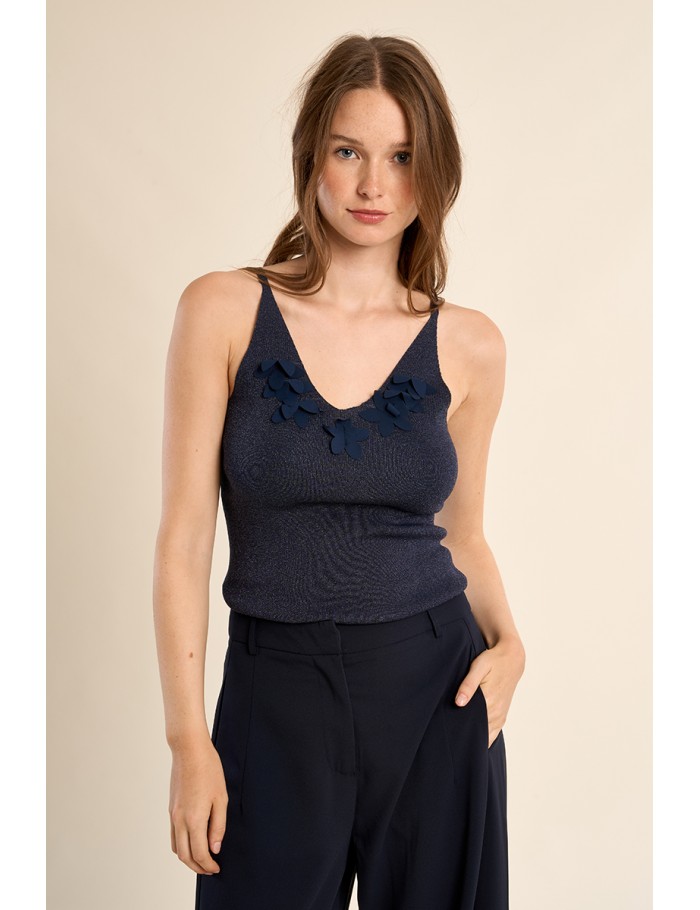 Top de mujer de tirantes, con detalles.