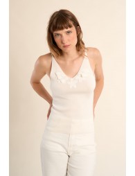 Top de mujer de tirantes, con detalles.