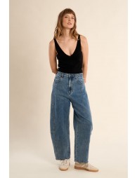 Top de mujer sin manga, básico.