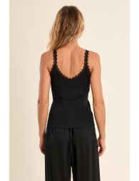 Top de mujer de tirantes, detalle encaje.