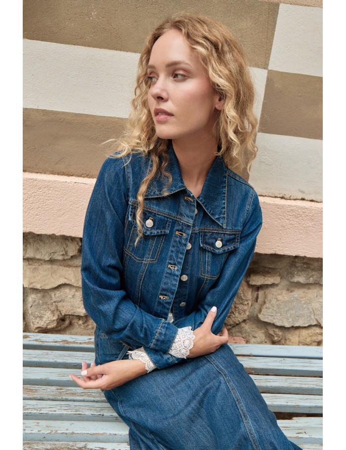 Cropped denim jacket, belted