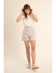 Short de mujer corto, tiro alto.