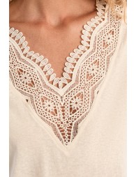 T-shirt droit avec col brodé