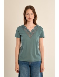 T-shirt droit avec col brodé