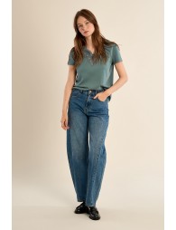 Straight T-shirt with embroidered collar