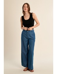 Top de mujer sin manga, con volantes.