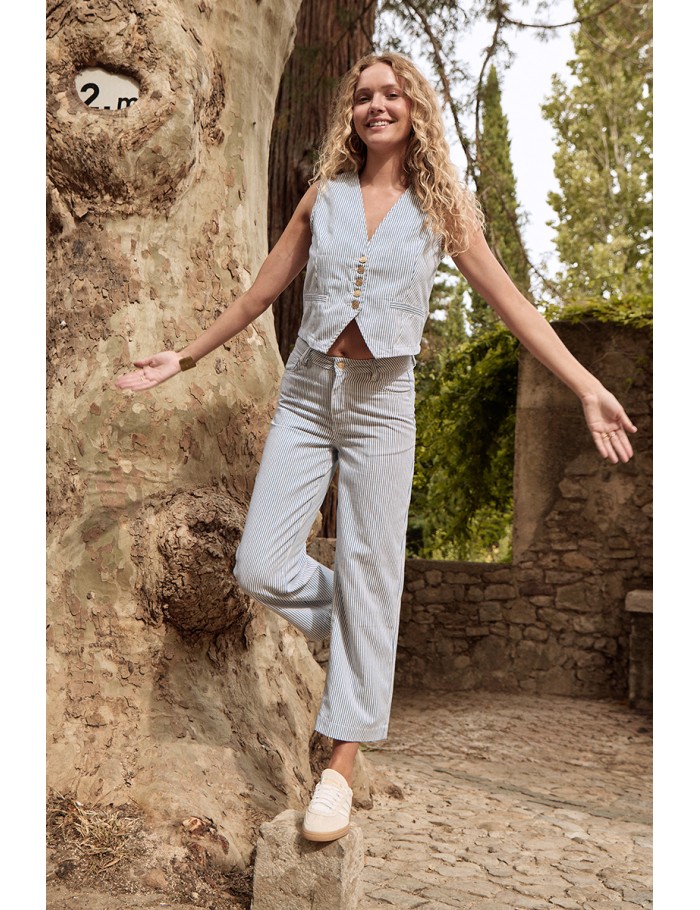 Pantalón de mujer tobillero, estampado rayas.