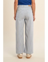 Pantalón de mujer tobillero, estampado rayas.