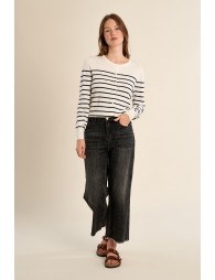 Cárdigan de mujer de manga larga, detalle de encaje.