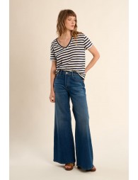 Flowing V-neck T-shirt