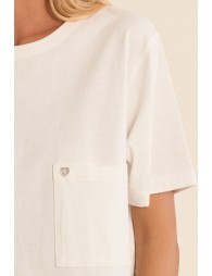 Camiseta de mujer de manga corta, detalle corazón.