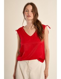 Straight, flowing top