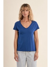 V-neck T-shirt