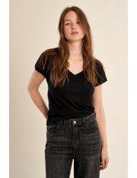 V-neck T-shirt