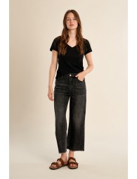 Camiseta de mujer de manga corta, escote V.