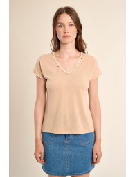 V-neck T-shirt, with embroidery and beading