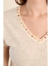 Camiseta de mujer de manga corta, detalle abalorios.