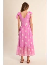 Vestido largo, con lazada y estampado.