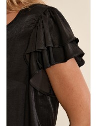 Camiseta de manga corta, con volantes.