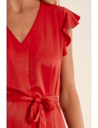 Short dress with a bow at the waist