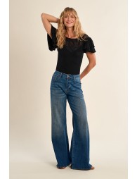 T-shirt avec col en semi-transparence