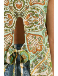 Top de mujer de manga sisa, con estampado y lazada.