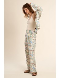 Pantalón de mujer largo, con estampado.