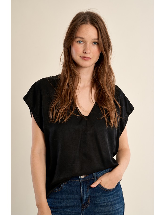 Top de mujer de manga corta, cuello en V.