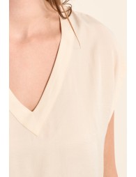 Basic T-shirt studded with rhinestones