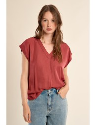 Top de mujer de manga corta, cuello en V.