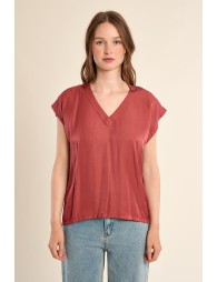 Top de mujer de manga corta, cuello en V.