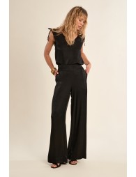 Pantalón de mujer largo, perneras anchas.