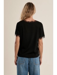 T-shirt basique, détail dentelle