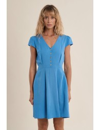 Robe courte, cintrée