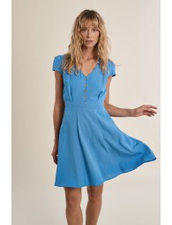 Robe courte, cintrée