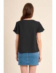 Camiseta de mujer de manga corta, detalles bordados.