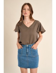 T-shirt décontracté, col brodé