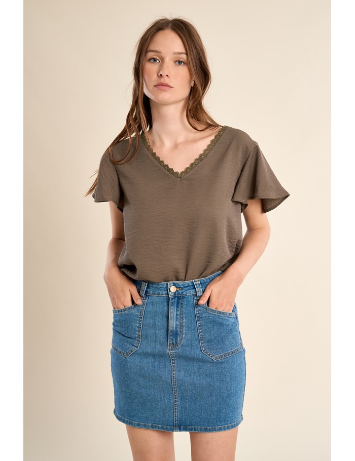 T-shirt décontracté, col brodé