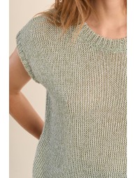 Sleeveless knitted sweater, round neck