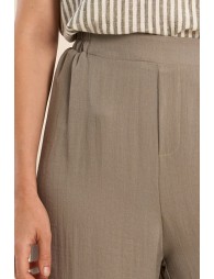 High-waisted, flared trousers