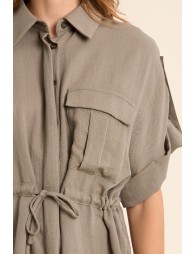Safari blouse, knotted at the waist